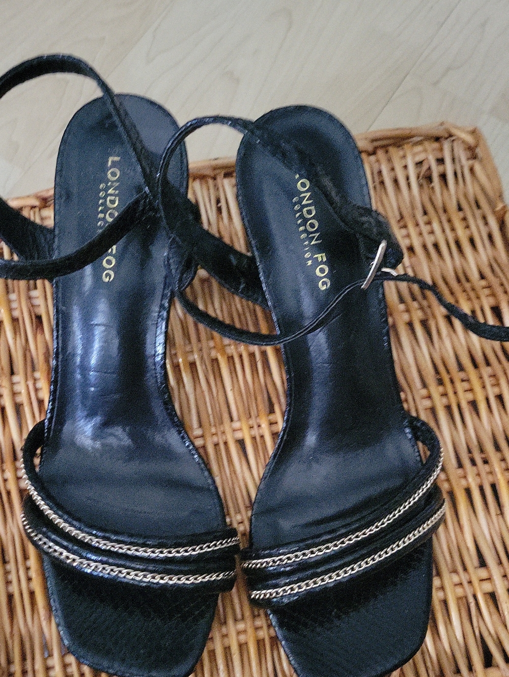 Black Sandal